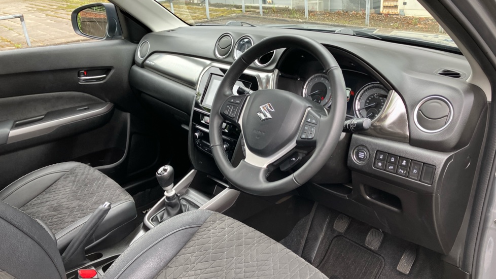 Suzuki Vitara 1.4 Boosterjet 48V Hybrid SZ5 ALLGRIP 5dr Petrol Estate - Image 11