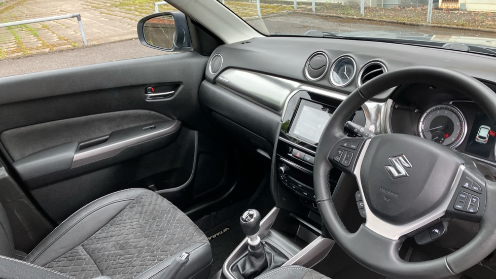 Suzuki Vitara 1.4 Boosterjet 48V Hybrid SZ5 ALLGRIP 5dr Petrol Estate - Image 14