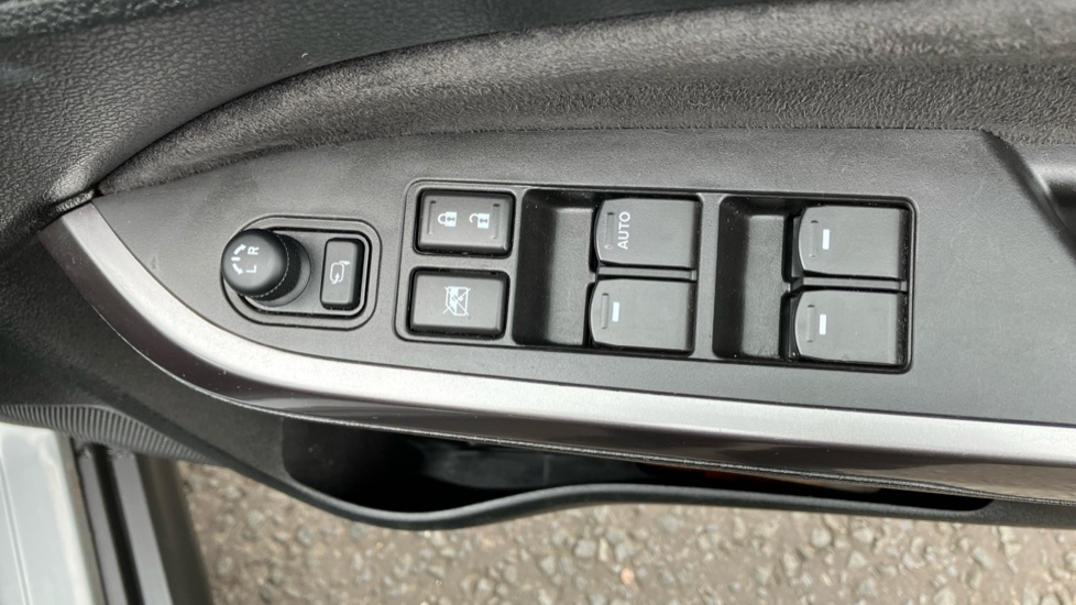 Suzuki Vitara 1.4 Boosterjet 48V Hybrid SZ5 ALLGRIP 5dr Petrol Estate - Image 30