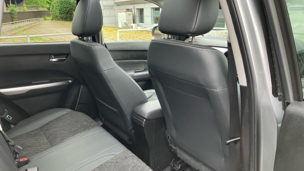 Suzuki Vitara 1.4 Boosterjet 48V Hybrid SZ5 ALLGRIP 5dr Petrol Estate - Image 32
