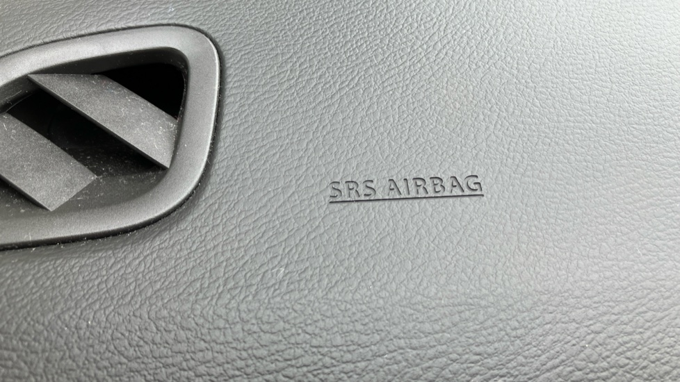 Suzuki Vitara 1.4 Boosterjet 48V Hybrid SZ5 ALLGRIP 5dr Petrol Estate - Image 38