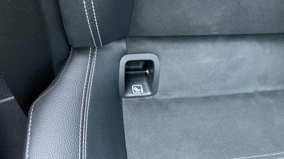 Mercedes-Benz A-Class A200d Exclusive Edition 5dr Auto Diesel Hatchback - Image 33