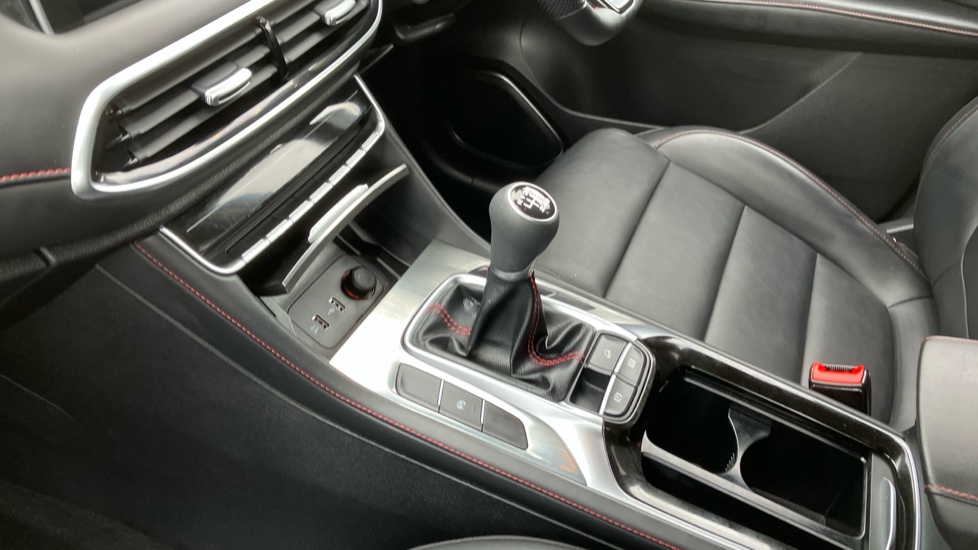 MG HS 1.5 T-GDI SE 5dr Petrol Hatchback - Image 13