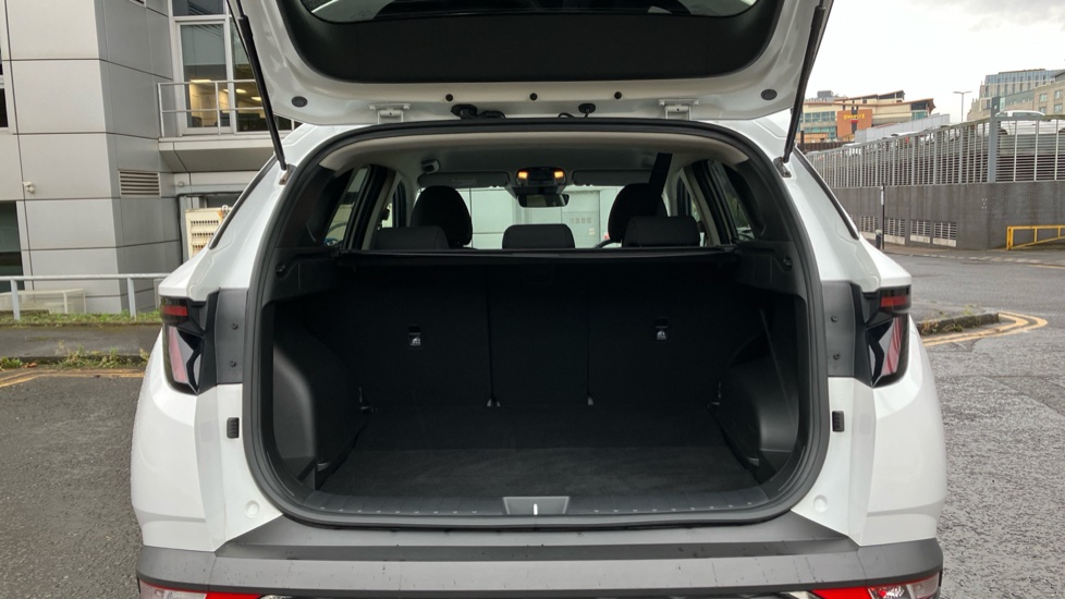 Hyundai TUCSON 1.6 TGDi Hybrid 230 Premium 5dr 2WD Auto Hybrid Estate - Image 4