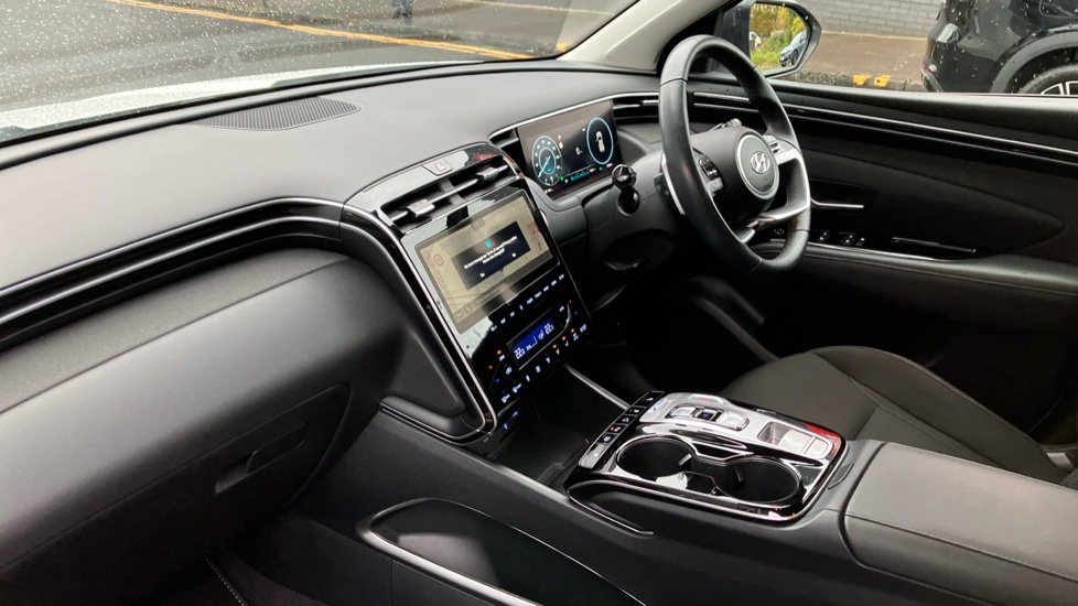 Hyundai TUCSON 1.6 TGDi Hybrid 230 Premium 5dr 2WD Auto Hybrid Estate - Image 9