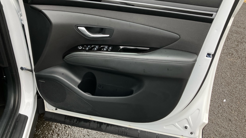 Hyundai TUCSON 1.6 TGDi Hybrid 230 Premium 5dr 2WD Auto Hybrid Estate - Image 33
