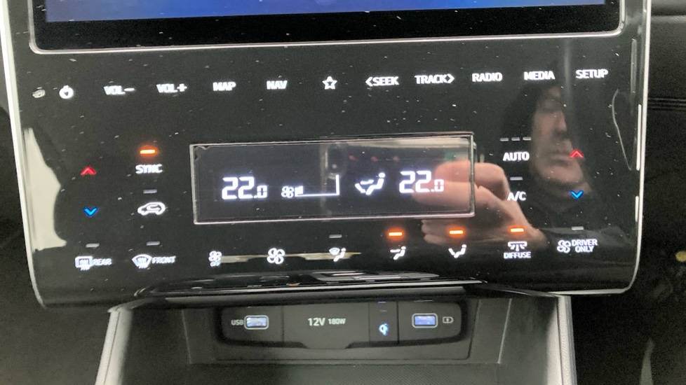 Hyundai TUCSON 1.6 TGDi Hybrid 230 Premium 5dr 2WD Auto Hybrid Estate - Image 47