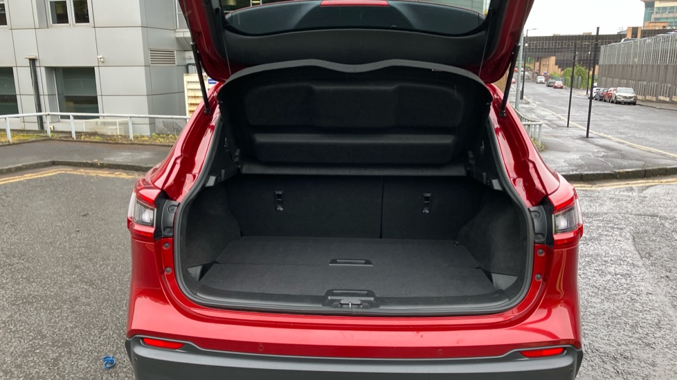 Nissan Qashqai 1.3 DiG-T Tekna 5dr Petrol Hatchback - Image 4