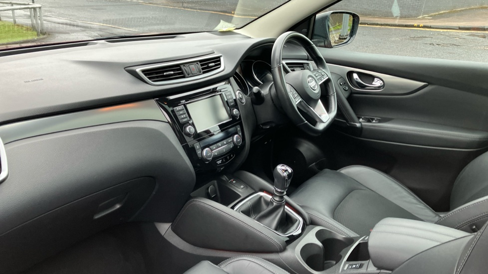Nissan Qashqai 1.3 DiG-T Tekna 5dr Petrol Hatchback - Image 9