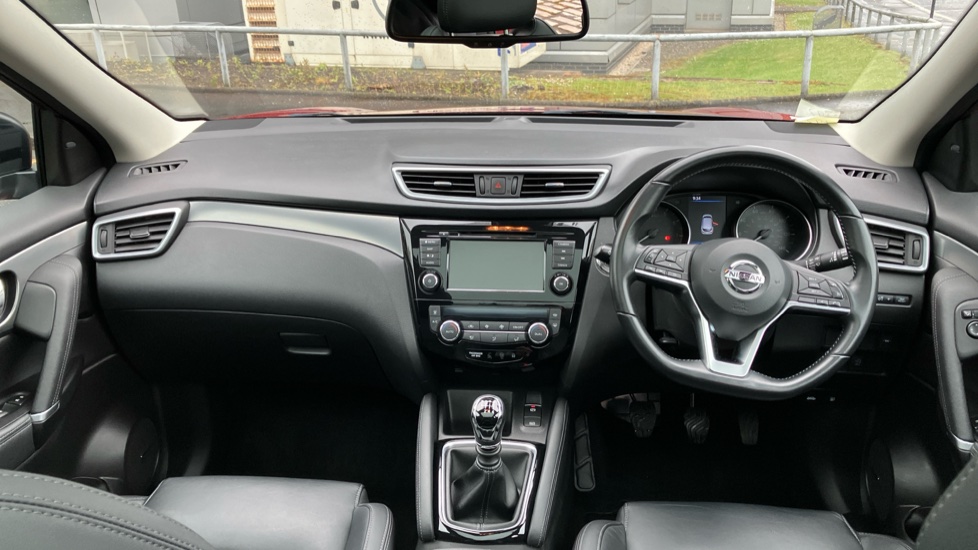 Nissan Qashqai 1.3 DiG-T Tekna 5dr Petrol Hatchback - Image 10