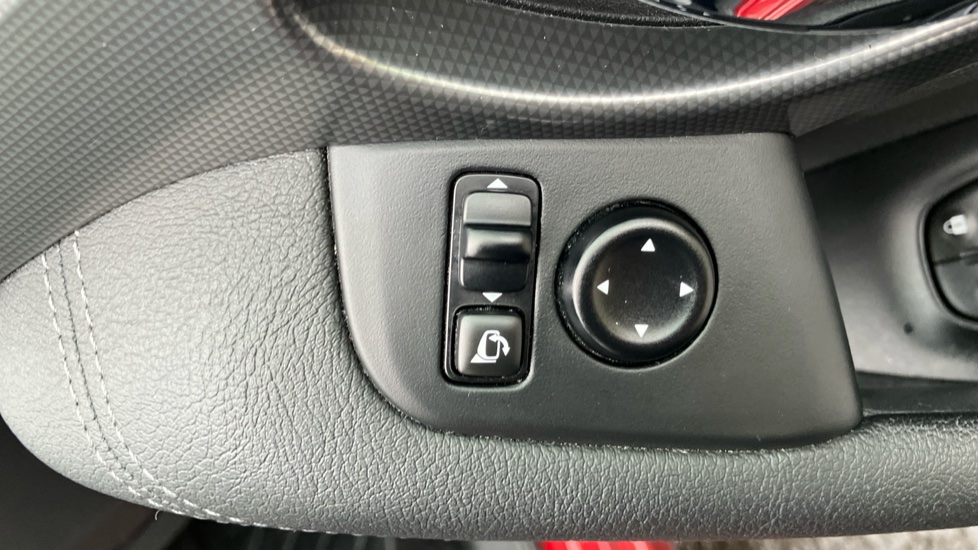 Nissan Qashqai 1.3 DiG-T Tekna 5dr Petrol Hatchback - Image 29