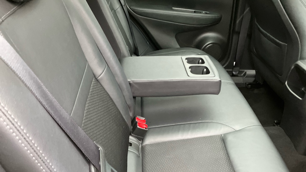 Nissan Qashqai 1.3 DiG-T Tekna 5dr Petrol Hatchback - Image 33