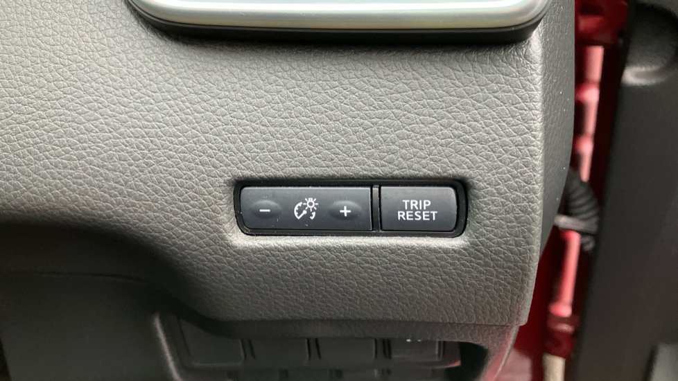 Nissan Qashqai 1.3 DiG-T Tekna 5dr Petrol Hatchback - Image 40