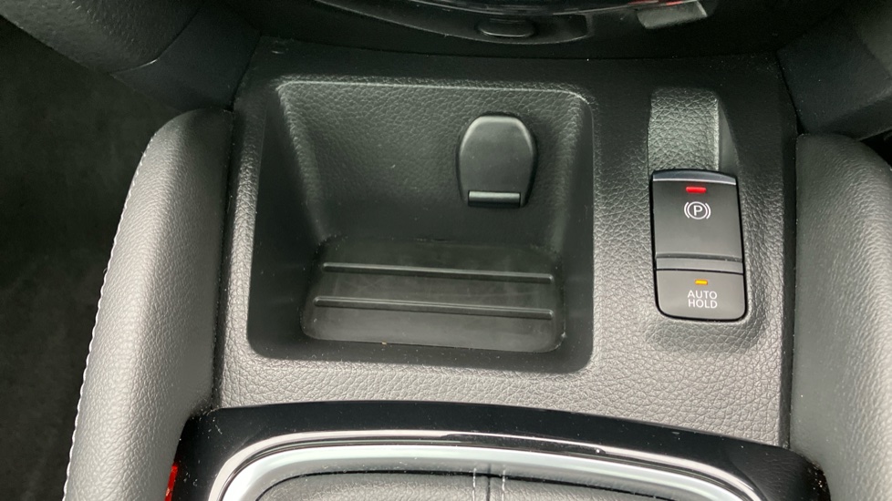 Nissan Qashqai 1.3 DiG-T Tekna 5dr Petrol Hatchback - Image 52