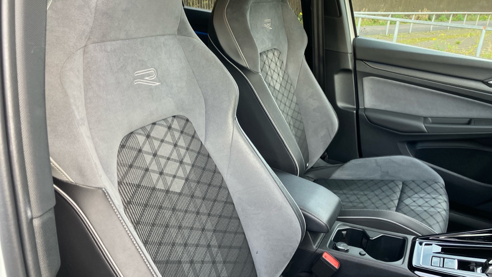 Volkswagen Golf 1.5 eTSI 150 R-Line 5dr DSG Petrol Hatchback - Image 28