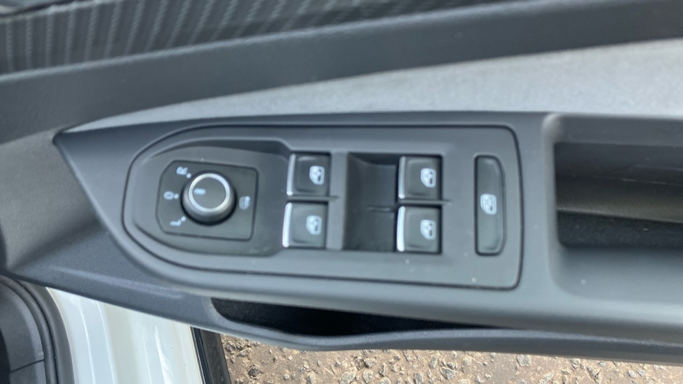 Volkswagen Golf 1.5 eTSI 150 R-Line 5dr DSG Petrol Hatchback - Image 31