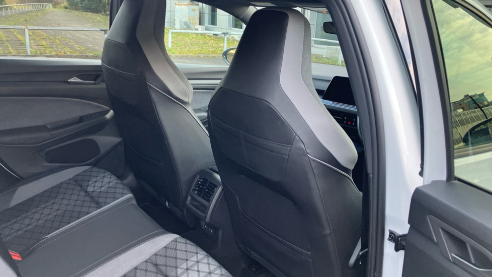Volkswagen Golf 1.5 eTSI 150 R-Line 5dr DSG Petrol Hatchback - Image 35