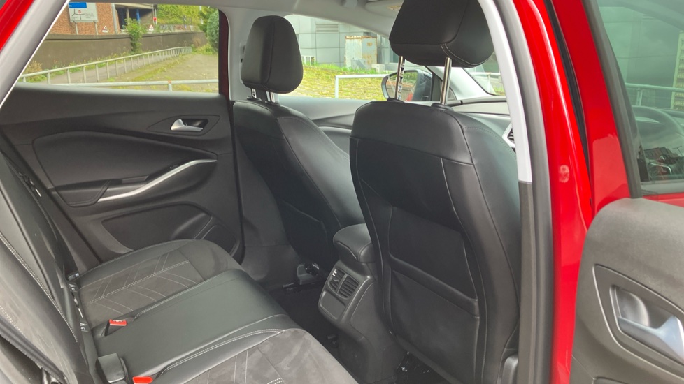 Vauxhall Grandland 1.2 Turbo Ultimate 5dr Auto Petrol Hatchback - Image 30