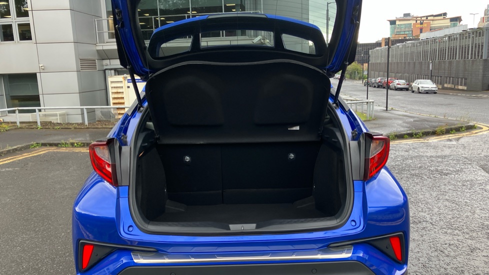 Toyota C-HR 1.8 Hybrid Design 5dr CVT Hybrid Hatchback - Image 4