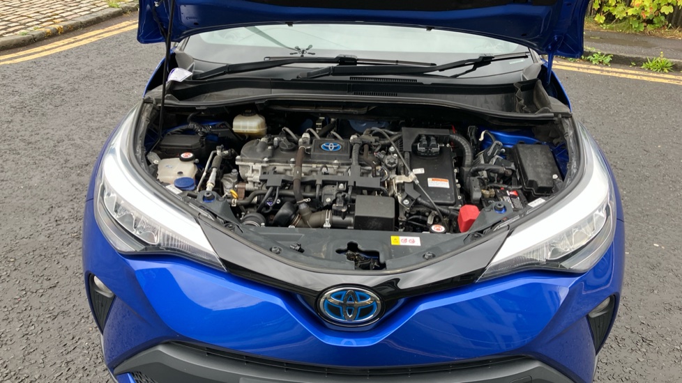 Toyota C-HR 1.8 Hybrid Design 5dr CVT Hybrid Hatchback - Image 8