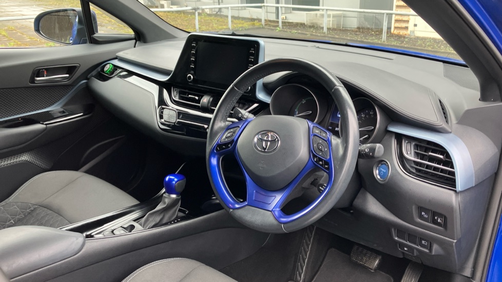 Toyota C-HR 1.8 Hybrid Design 5dr CVT Hybrid Hatchback - Image 11