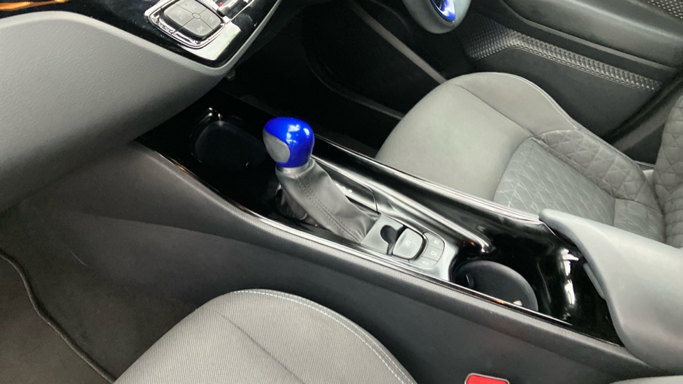 Toyota C-HR 1.8 Hybrid Design 5dr CVT Hybrid Hatchback - Image 13