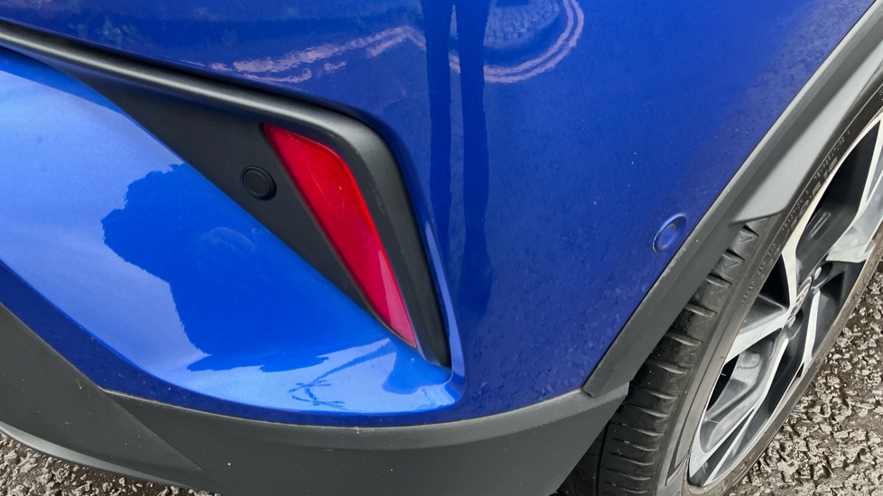 Toyota C-HR 1.8 Hybrid Design 5dr CVT Hybrid Hatchback - Image 27