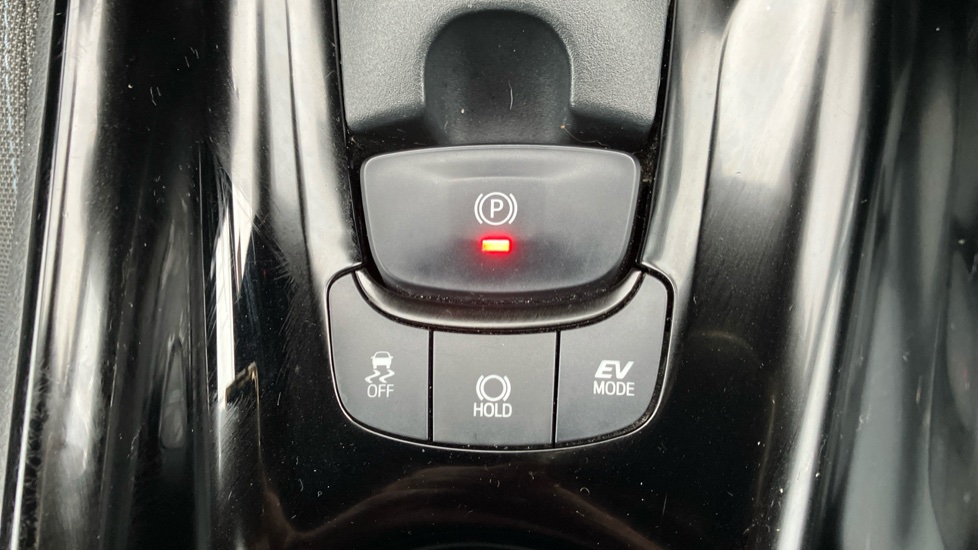 Toyota C-HR 1.8 Hybrid Design 5dr CVT Hybrid Hatchback - Image 48