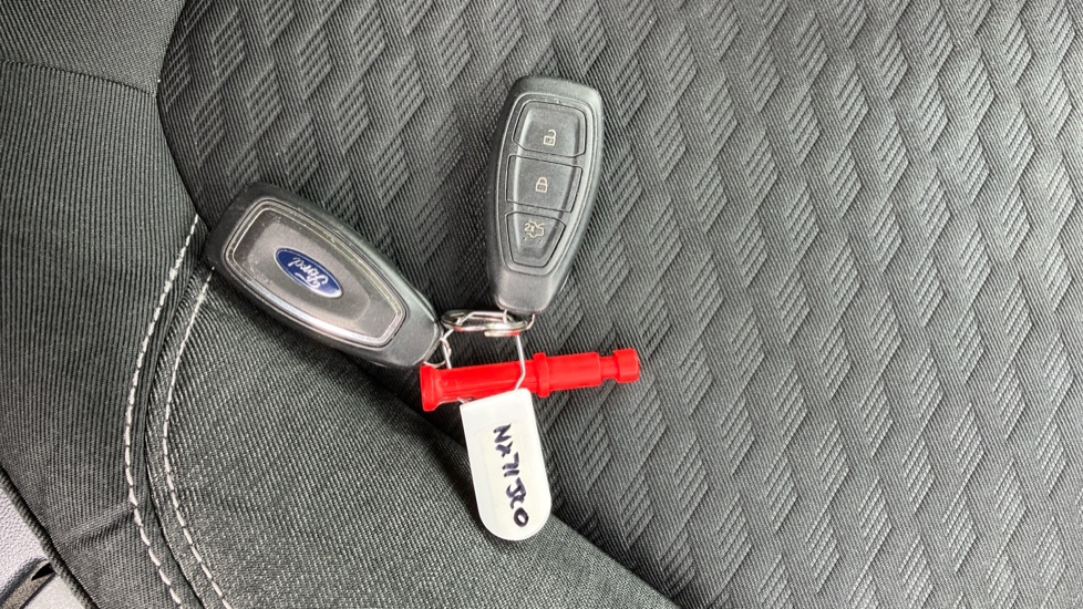 Ford Puma 1.0 EcoBoost Hybrid mHEV Titanium Design 5dr DCT Petrol Hatchback - Image 20