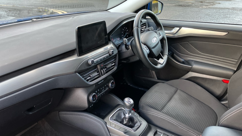 Ford Focus 1.0 EcoBoost Hybrid mHEV 125 Titanium Edition 5dr Petrol Hatchback - Image 9