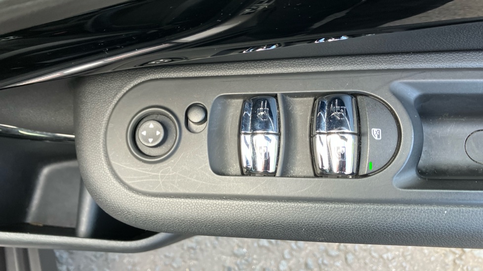 MINI Clubman 1.5 Cooper Sport 6dr Petrol Estate - Image 32