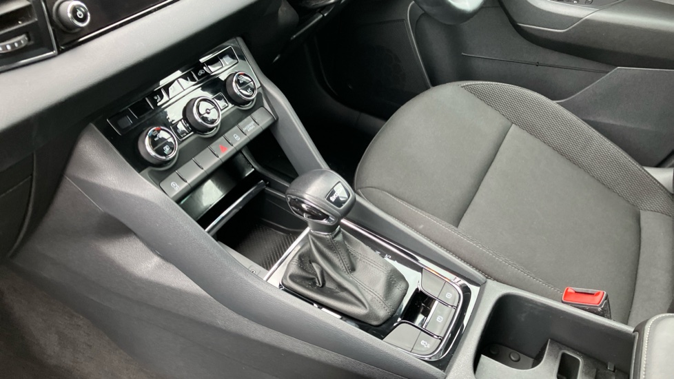 Skoda Karoq 1.5 TSI SE Drive 5dr DSG Petrol Estate - Image 13