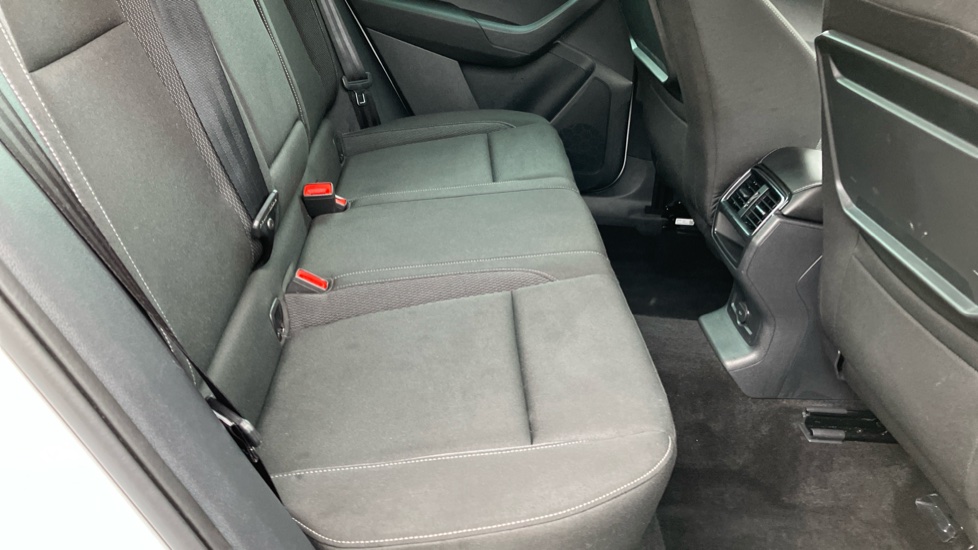 Skoda Karoq 1.5 TSI SE Drive 5dr DSG Petrol Estate - Image 16