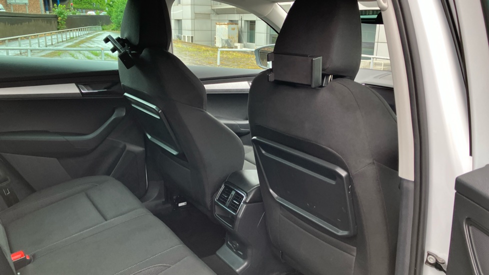 Skoda Karoq 1.5 TSI SE Drive 5dr DSG Petrol Estate - Image 33
