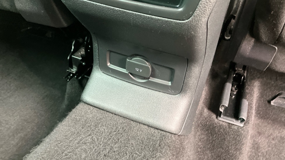 Skoda Karoq 1.5 TSI SE Drive 5dr DSG Petrol Estate - Image 37