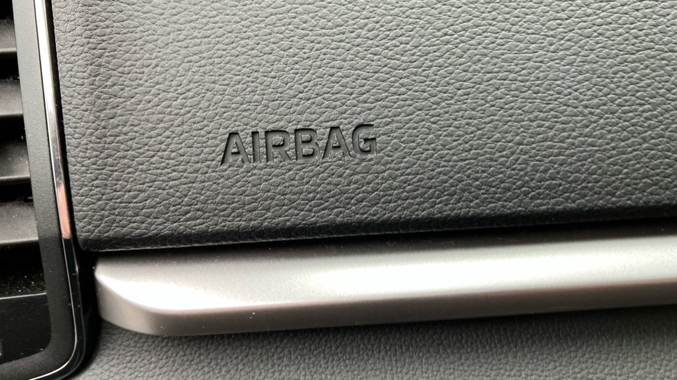 Skoda Karoq 1.5 TSI SE Drive 5dr DSG Petrol Estate - Image 38