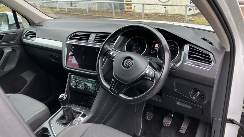 Volkswagen Tiguan 2.0 TDi 150 SE Nav 5dr Diesel Estate - Image 11