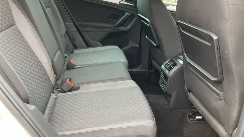 Volkswagen Tiguan 2.0 TDi 150 SE Nav 5dr Diesel Estate - Image 16