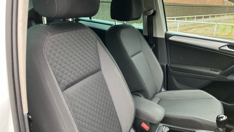 Volkswagen Tiguan 2.0 TDi 150 SE Nav 5dr Diesel Estate - Image 26