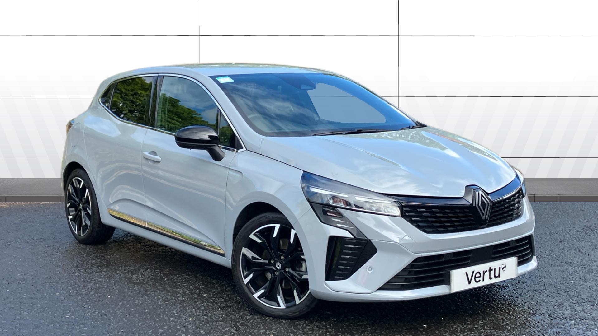 Renault Clio listing photo