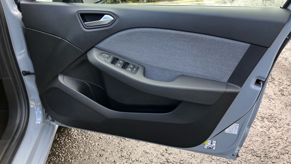 Renault Clio 1.6 E-TECH full hybrid 145 Techno 5dr Auto Hybrid Hatchback - Image 31