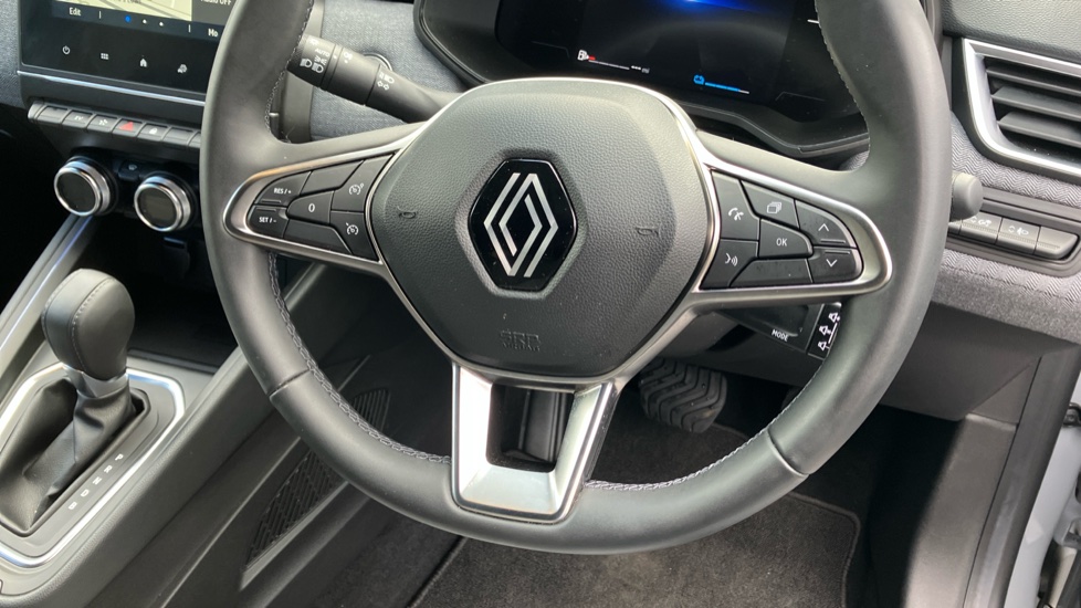 Renault Clio 1.6 E-TECH full hybrid 145 Techno 5dr Auto Hybrid Hatchback - Image 39