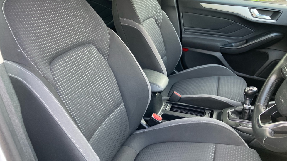 Ford Focus 1.5 EcoBlue 120 Zetec 5dr Diesel Hatchback - Image 24