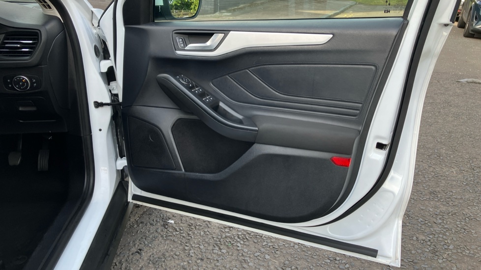 Ford Focus 1.5 EcoBlue 120 Zetec 5dr Diesel Hatchback - Image 28