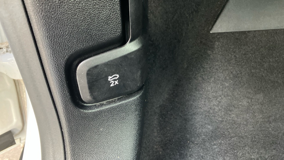 Ford Focus 1.5 EcoBlue 120 Zetec 5dr Diesel Hatchback - Image 35