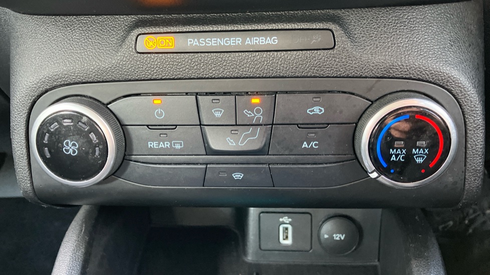 Ford Focus 1.5 EcoBlue 120 Zetec 5dr Diesel Hatchback - Image 42