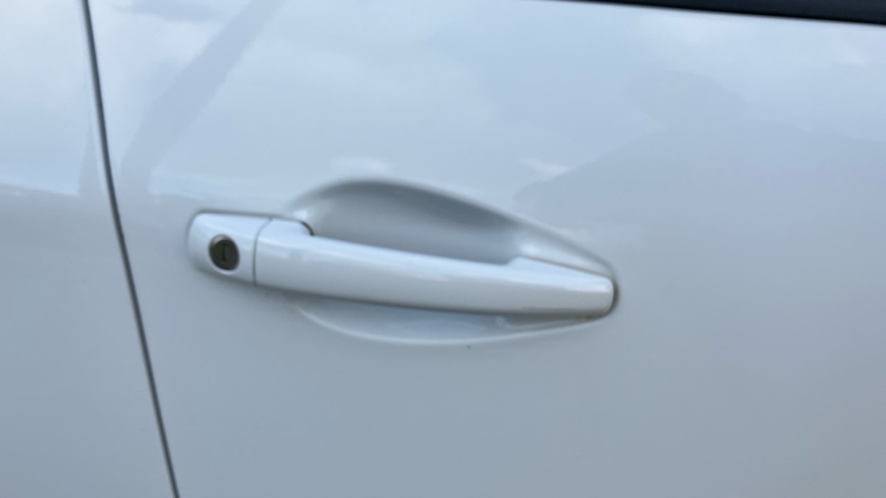 Peugeot 2008 1.2 PureTech 110 GT Line 5dr Petrol Estate - Image 23