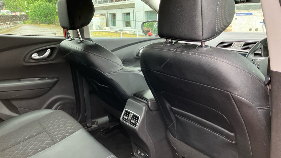 Renault Kadjar 1.3 TCE Iconic 5dr Petrol Hatchback - Image 23