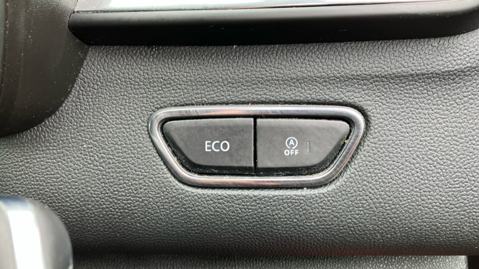 Renault Kadjar 1.3 TCE Iconic 5dr Petrol Hatchback - Image 30