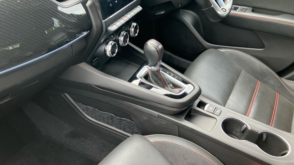 Renault Arkana 1.3 Mild hybrid 140 R.S. Line 5dr EDC Petrol Estate - Image 13